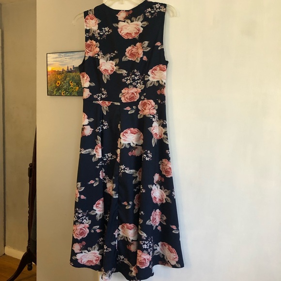 Beautiful Navy Blue dress with Pink Roses. Sleeveless. Size M. Asymmetrical Hem. - Picture 2 of 3